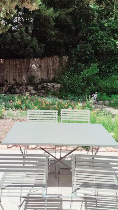 Belle Dependance De 30M2 Avec Terrasse Et Jardin Apartment Villeneuve-lès-Avignon Екстериор снимка